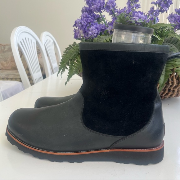 UGG NWOT HENDREN TL WP BLACK LEATHER BOOTS MID SIDE ZIP WOOL LINING MENS 17 - Picture 2 of 14